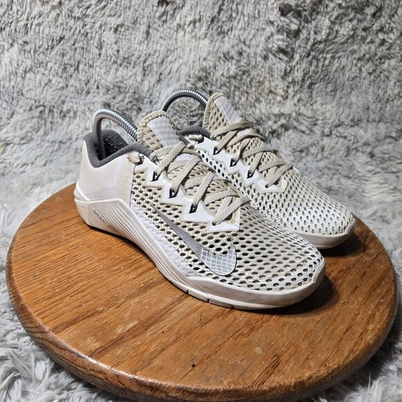 Nike By You Metcon Men Size 6.5 Shoes Triple White Cross Fit Sneakers DA2894-991 - Picture 1 of 15